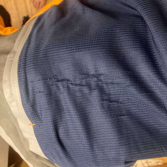 Men’s Medium Vineyard Vines On-The-Go Packable Rain Shell – Orange - Picture 8 of 9